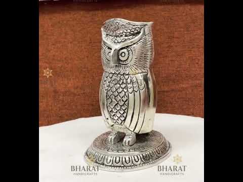 White metal owl shape pen stand