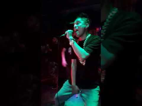 Águila sativa trollea a gente