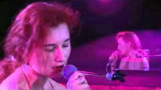 Tori Amos    Me And A Gun