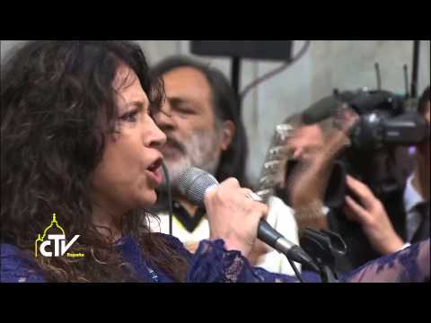 Patricia sosa gloria  Misa criolla Vaticano 12 Diciembre de 2014
