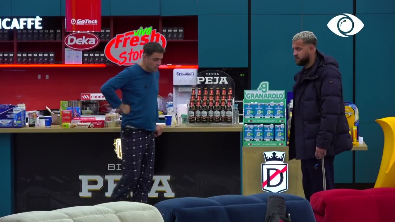 Çfarë pisllëku/ Luizi flet me Armaldon për papastërtinë në kuzhinë