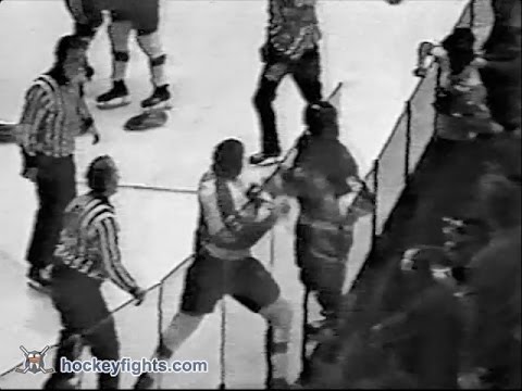 Denis Potvin vs Dave Schultz