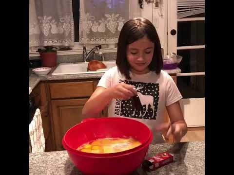 How to Make White Chocolate Raspberry Cupcakes