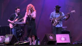 Coral Egan (2014-07-03) Scène Rio Tinto Alcan