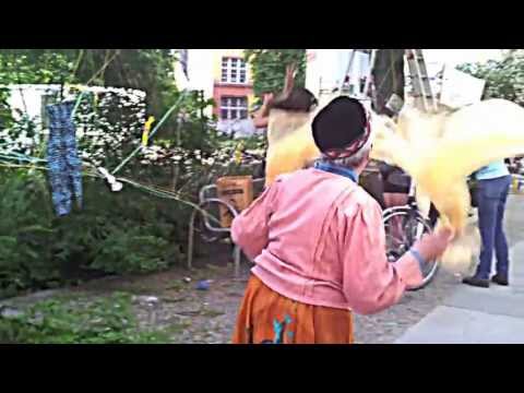 Protest in der Crellestraße - Ein Kiez kämpft für den Erhalt seiner Bäume