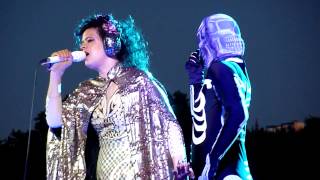 ARCADE FIRE 'IT'S NEVER OVER (OH ORPHEUS)' CLOSE UP ON PODIUM! @ HYDE PARK, LONDON 03.07.14