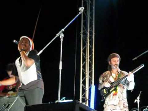 Earl 16 & Basque Dub Foundation "Changing World" Camposoto Reggae Jam 2009 Cadiz