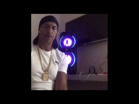 Mano brown ouvindo a música (Lembranças)