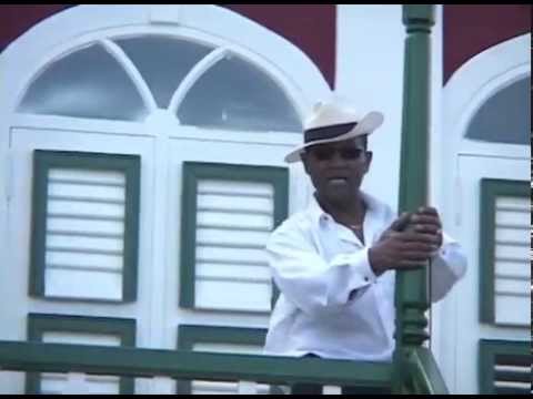 LESLIE VOS: Sra. Bonita