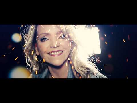 Iris Criens - Unbesiegbar (Offizielles Video)