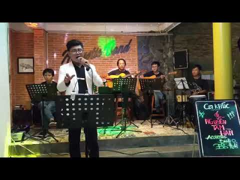 Thể hiện bởi Phát Đạt (live)