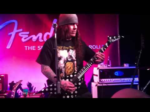 Phil Demmel from Machine Head played 