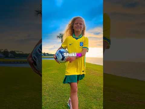🫣 Shakira Brings Young Fan on Stage