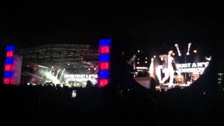 Kendrick Lamar calls Houston white boy on stage at Day for Night Festival, he KILLS IT!