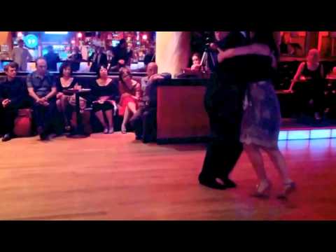 Cristian Sierra and Fernanda Valdovinos — "Sin palabras" — 1/3 at Alberto's