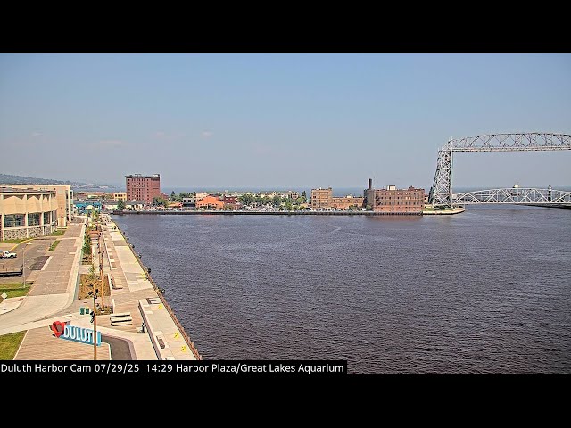 ダルースのエアリアル・リフト・ブリッジ Harbor Plaza / Great Lakes Aquarium
