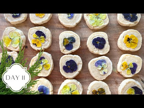 Holidays in the Garden Day 11! :: Baking 🌸Flower🌸 Shortbread Cookies!