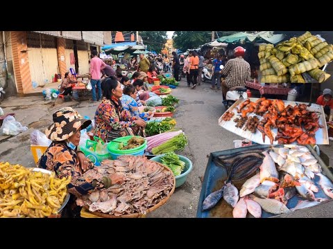 Amazing Street Food @ Kandal Market in Phnom Penh - Roasted Duck, Chicken, Vegetable, Seafood