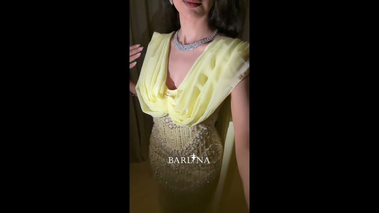 Yellow dress with shiny embroidery and a long shawl - XXL