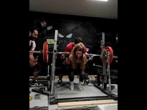 Powerlifter Tiffany Chapon (47kg) Hits Unofficial IPF Raw Squat World Record of 338.4lbs