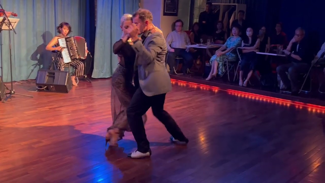 Video thumbnail for Delfina Pissani y Diego Valero (Gallo Ciego- Pugliese)