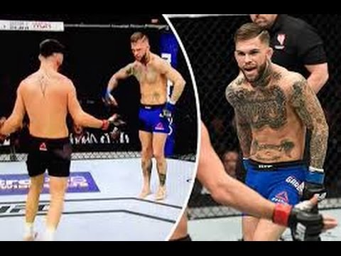 Cody Garbrandt dancing vs Dominick Cruz UFC 207 title fight