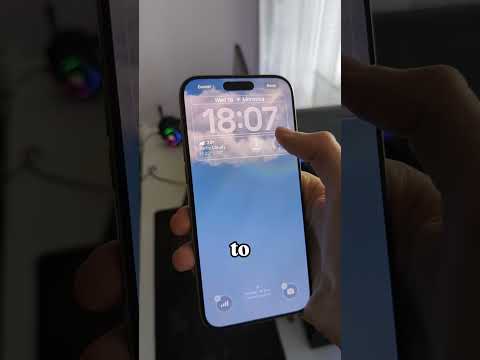 Adjust the size of the clock on Lock Screen iPhone iOS 26 #tech #ios26 #ios #iphone #iphonetips