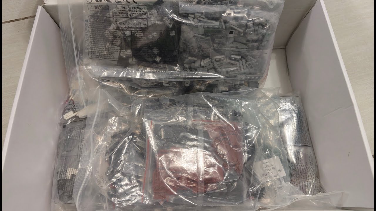 [LIVE] Let's Build one of my MOCs together + GIVEAWAY!