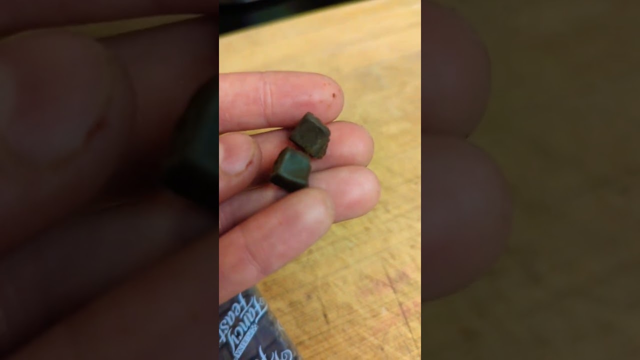 Cat Treat Review : Sookie tries #Purina #FancyFeast Savory Break Aparts. #shorts #cats