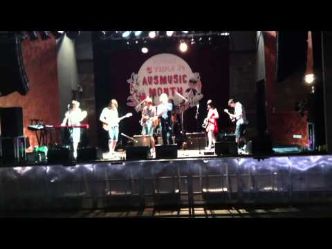 Ball Park Music featuring Dave McCormack - 'Apartment' (sound check)