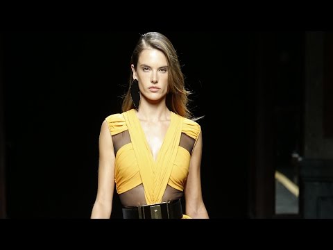 Balmain Fall/Winter 2015 Womenswear Show