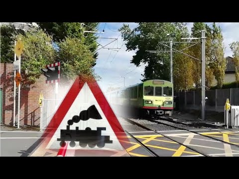 Claremont Road Level Crossing. 11/4/2019.