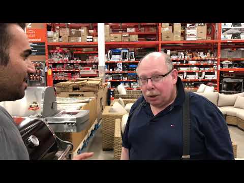 Jeffrey an anglophone guy speaks Farsi very fluently 😃