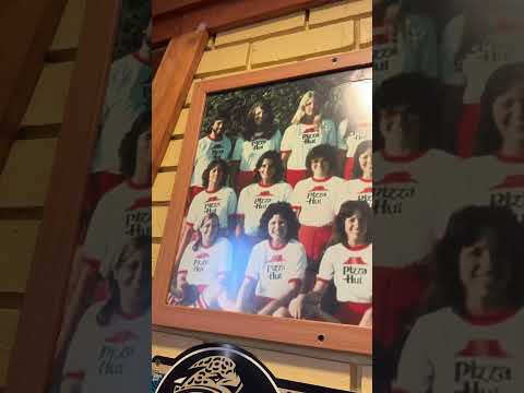 A Pizza Hut with the lunch buffet !? #90sthrowback #nostalgia #pizzahut