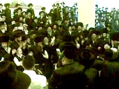Modzitz-Seret Viznitz wedding pt 16 (Mitzva Tanz - Modzitzer)