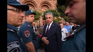 ՈՒՂԻՂ. ԲԱՆԱԿԻ ՕՐՎԱ ԱՌԹԻՎ ՀՐԱՎԻՐՎԱԾ ՀԱՆՐԱՀԱՎԱՔ ՀԱՆՐԱՊԵՏՈՒԹՅԱՆ ՀՐԱՊԱՐԱԿՈՒՄ