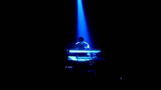 Kelly Clarkson - Impossible - live