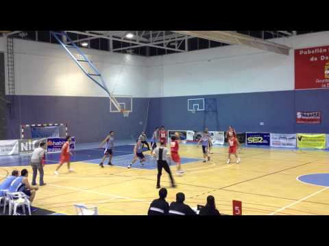 Baza, baloncesto, triple frente al Lucena