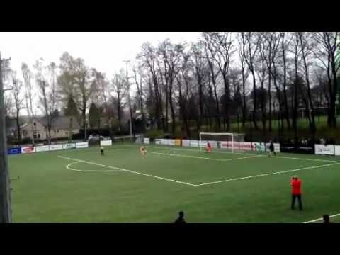 Orion C1 - FC Zwolle C1: Emre scoort penalty!