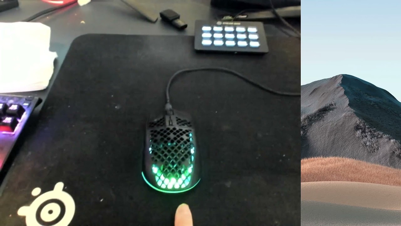 xQc Shows His Streaming Setup