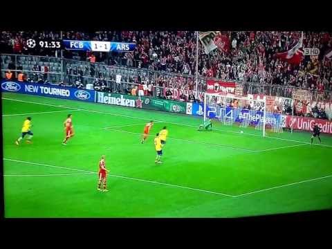 Thomas Müller misses penalty Bayern München 1 - 1 Arsenal