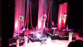 Silent Night/Go Tell It On The Mountain: CeCe Winans live in Reading PA