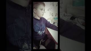 Егор играет в майн