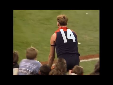 Rod Grinter kicks a goal from the boundary - Melbourne Demons - 1993 Round 12 v Essendon - MCG - AFL