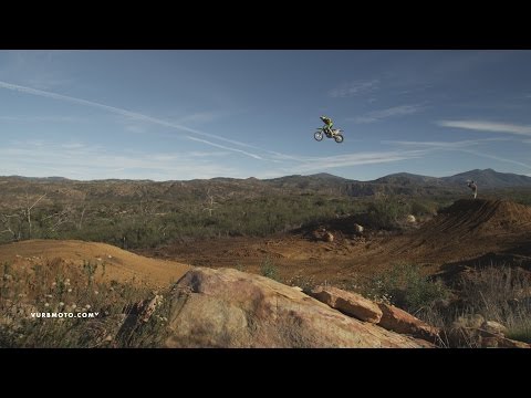 Chris Johnson's BIG Hit - vurbmoto