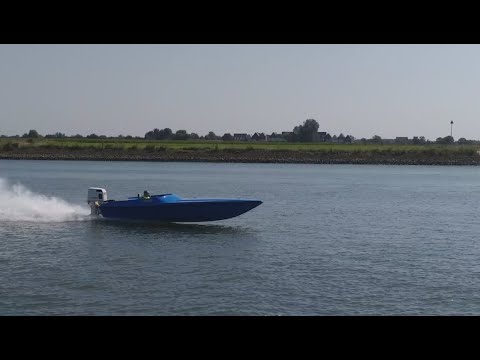 Warrior 20ft speedboat with a OMC Evinrude 225hp 2stroke