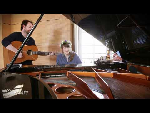 Jennie Abrahamson - Hard To Come By - Acoustic [ Live in Paris ]