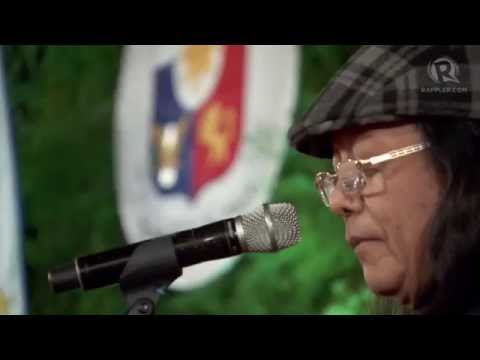 Freddie Aguilar sings at the Duterte inaugural