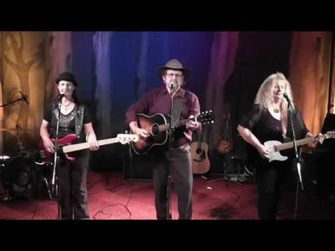 PETER COAD & THE COAD SISTERS -'Slim Dusty's Back In Town'