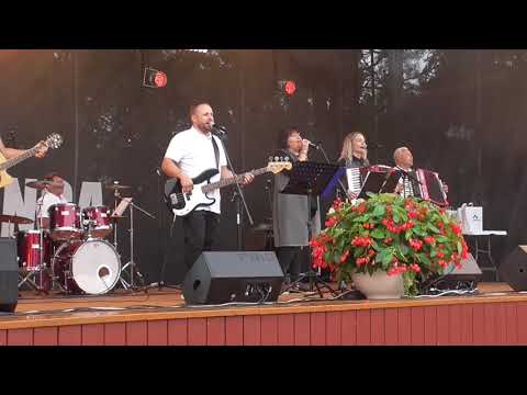 ,,Tik pienės pūkas''-atlieka šeimininkai ,,Šerkšnė''